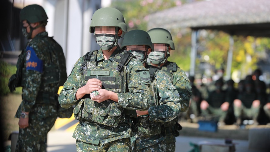 陸軍八軍團傳出男女軍官在營隊中忘情連結。（示意圖非本人／翻攝自中華民國陸軍臉書）