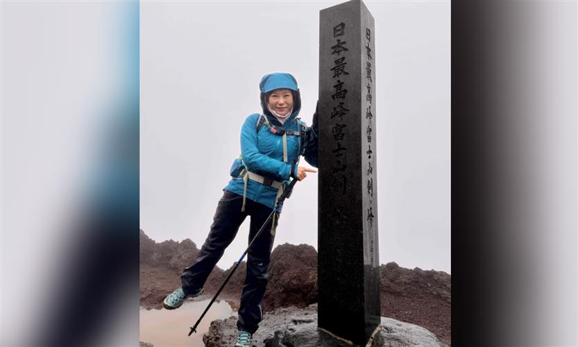 中天主播洪淑芬熱愛登山活動來釋放壓力。(圖／中天新聞提供)